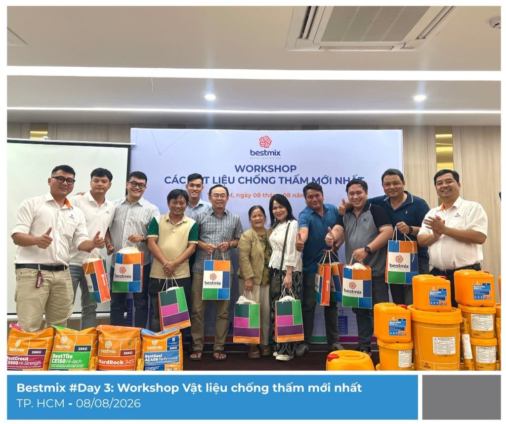 Ảnh tập thể Bestmix và khách mời tại workshop chống thấm TP. Hồ Chí Minh